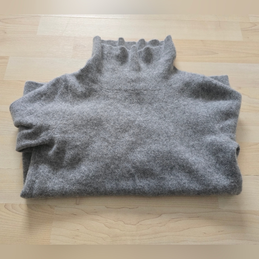 J.Crew Di Lusso 100% Cashmere Sweater Size Small